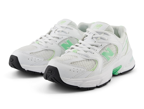 New Balance sneakers – Historie, ikoniske modeller og pasform